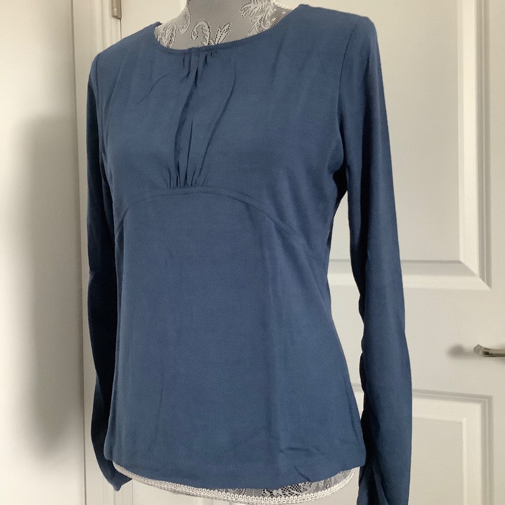 i.e. Women's Top, Size M - Picture 3 of 7